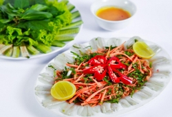 Hương vị biển cả từ gỏi cá mai Ninh Thuận