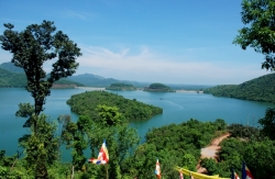 Thừa Thiên Huế: Mơ màng hồ Truồi cùng Thiền viện Trúc Lâm Bạch Mã