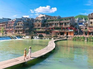 TRUNG QUỐC: TRƯƠNG GIA GIỚI - PHƯỢNG HOÀNG CỔ TRẤN